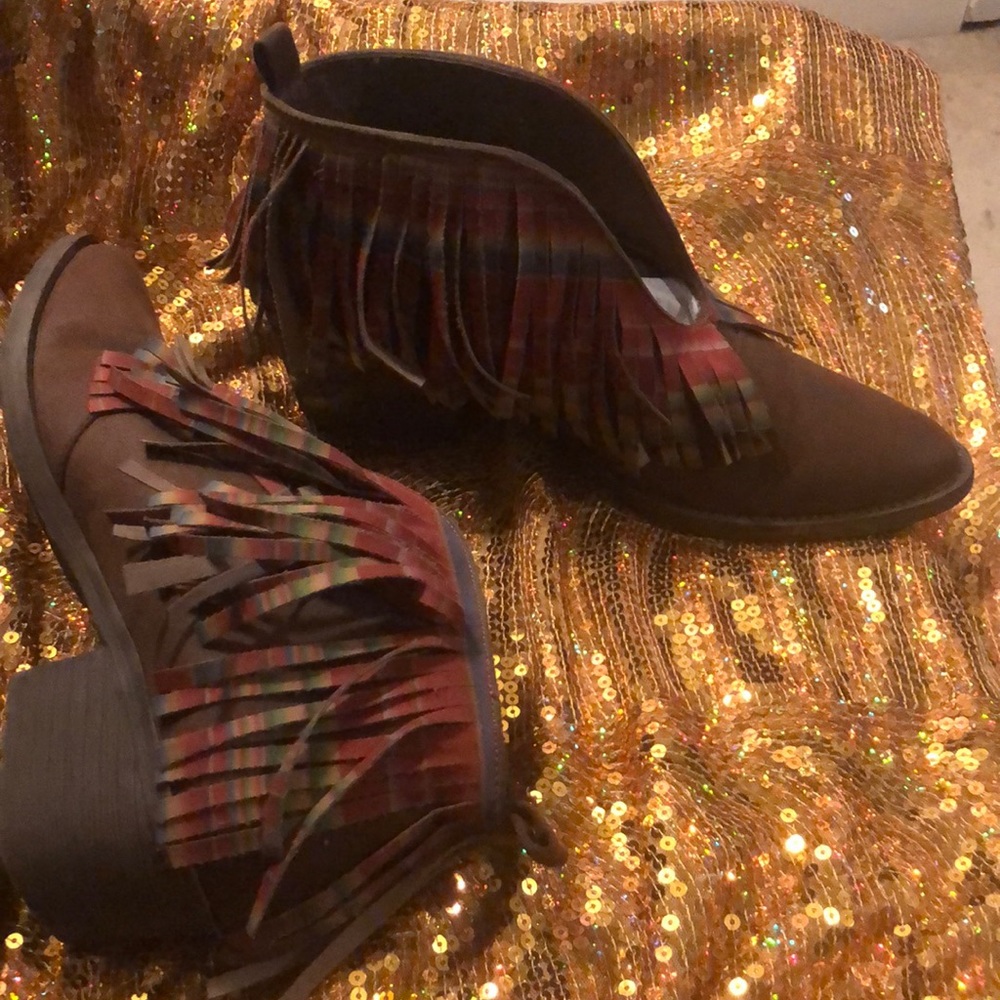 “Cool” Volatile Brand short western-style bootie/w multi-color southwest fringe
